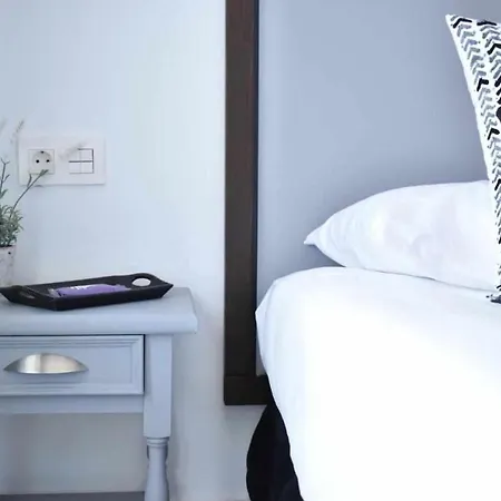Апартаменты Holyhome Grey 217